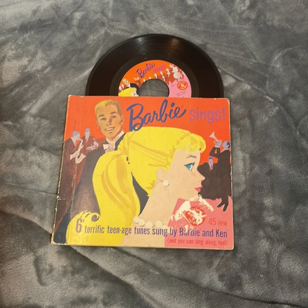 Barbie Sings! 45 RPM Single-book of 3 - Picture 9 of 9